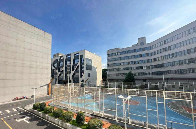 大浪德泰科技园新出240平方，精装修3加1格局，小面积办公室