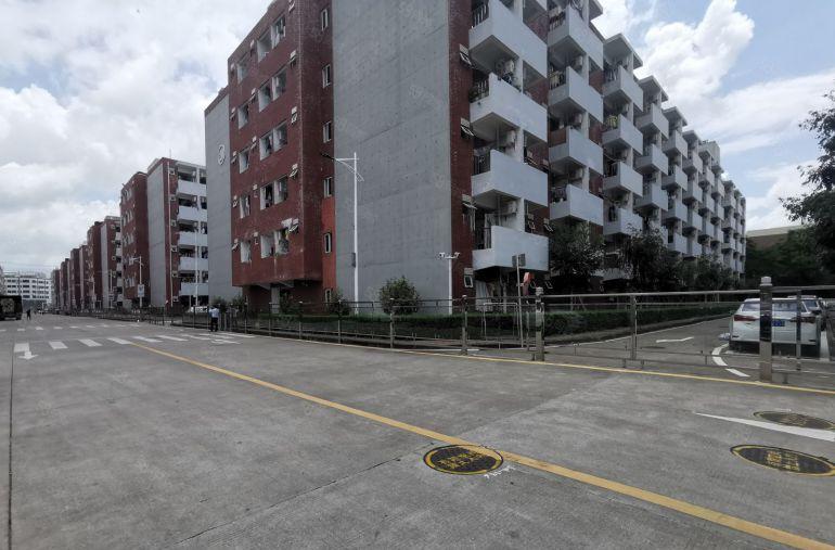 龙华中心原房东楼上特价厂房1050平精装带装修全新地坪漆