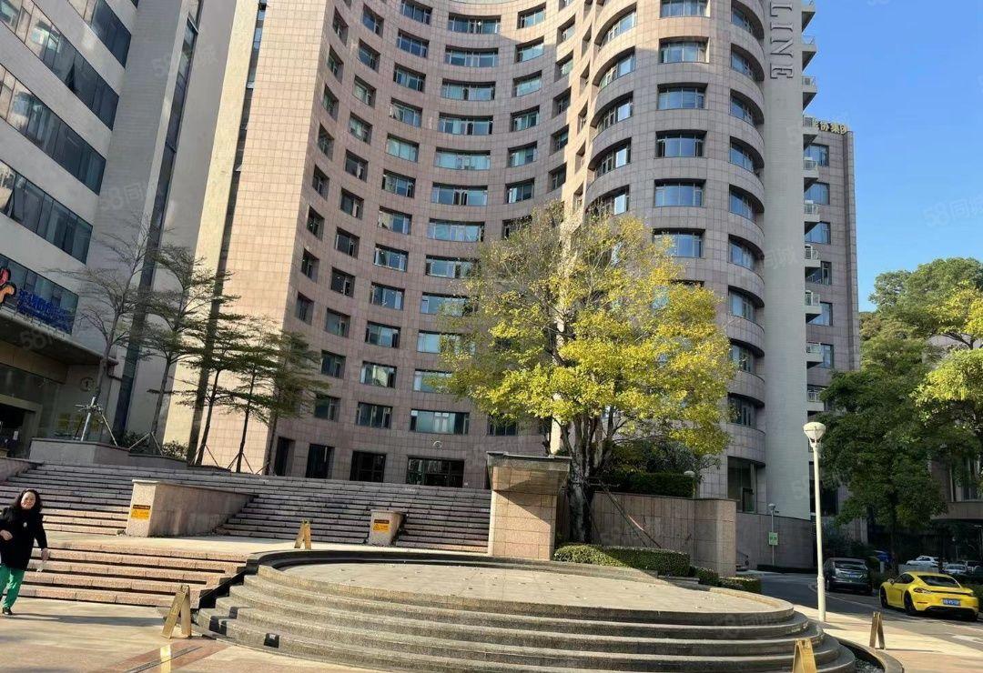 厂房出租龙华大浪新出楼上4200平大小可分租 随客户需求来.