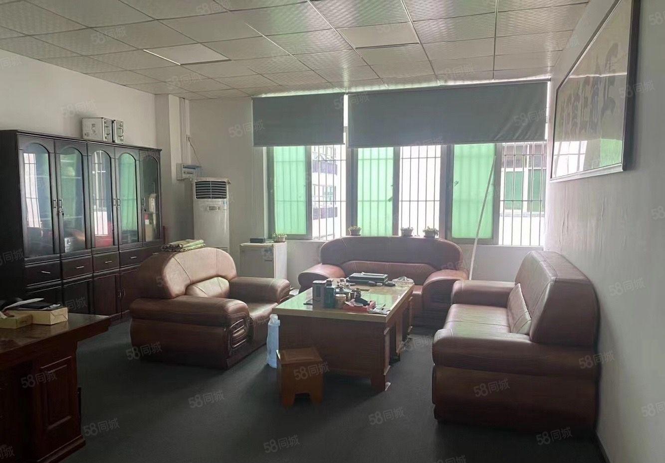 龙华大浪商业中心附近新出楼上精装厂房550平