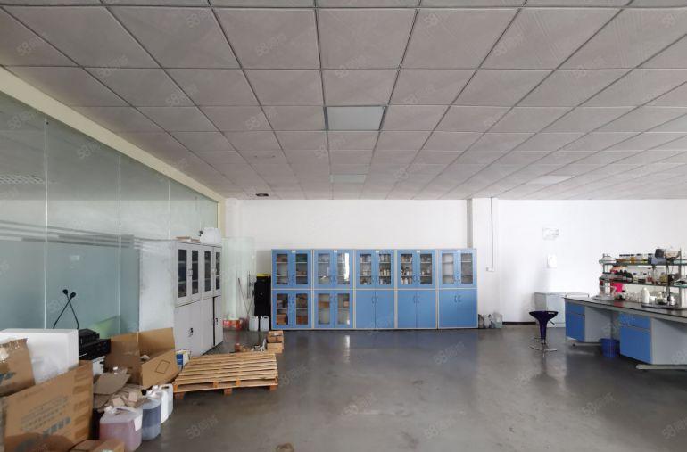 观澜福民大型园区楼上带装修厂房出租，水电齐全面积660平米