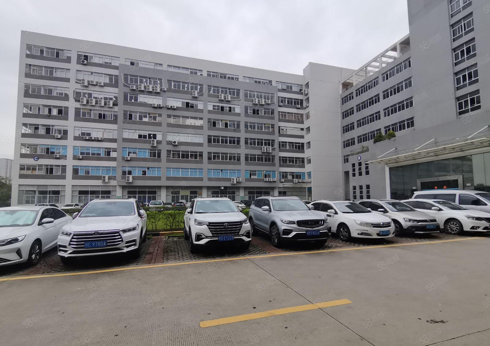 龙华观澜地铁口2000平方厂房出租超大空地500平起分租