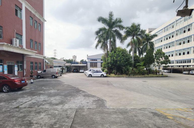 观澜地铁口钢结构仓库出租10000平方，层高8米，大小可分租