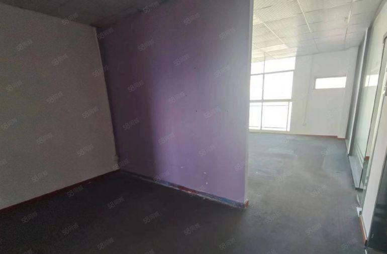 清湖北站旁 原房东出租厂房及办公室 精装修 26平