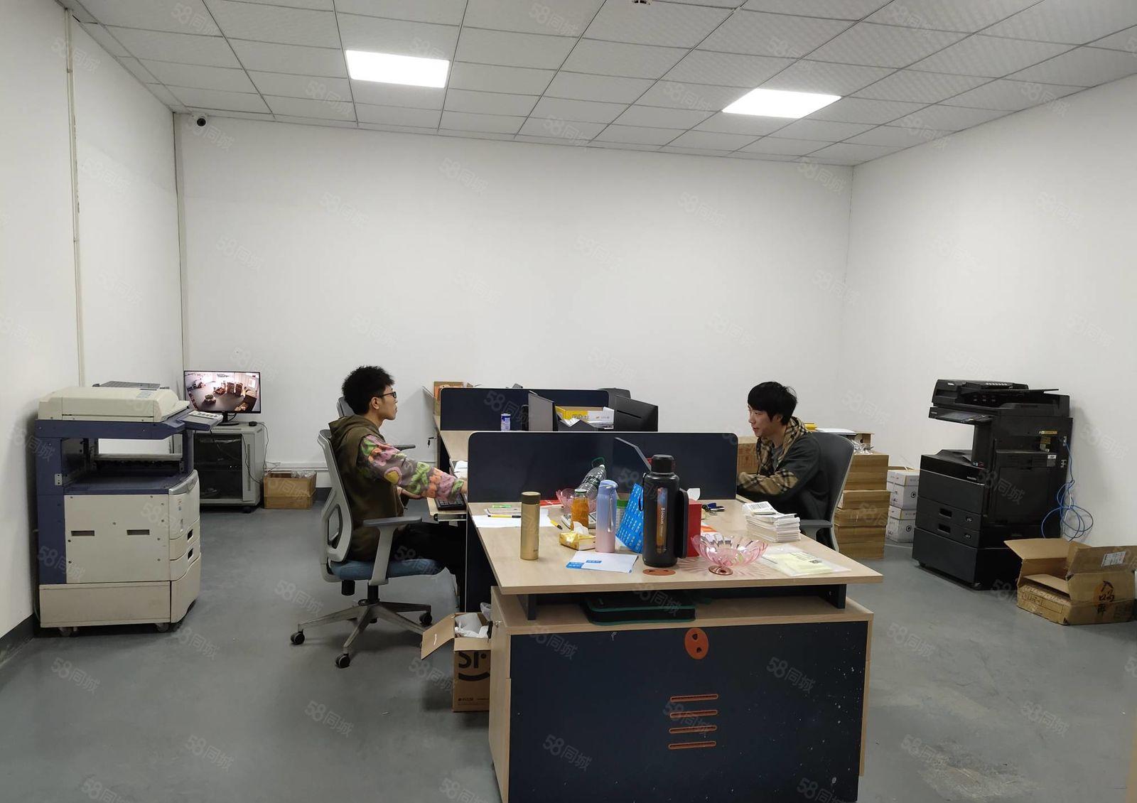 清湖地铁口新出一楼450平方厂房现成办公室水电齐全层高5米