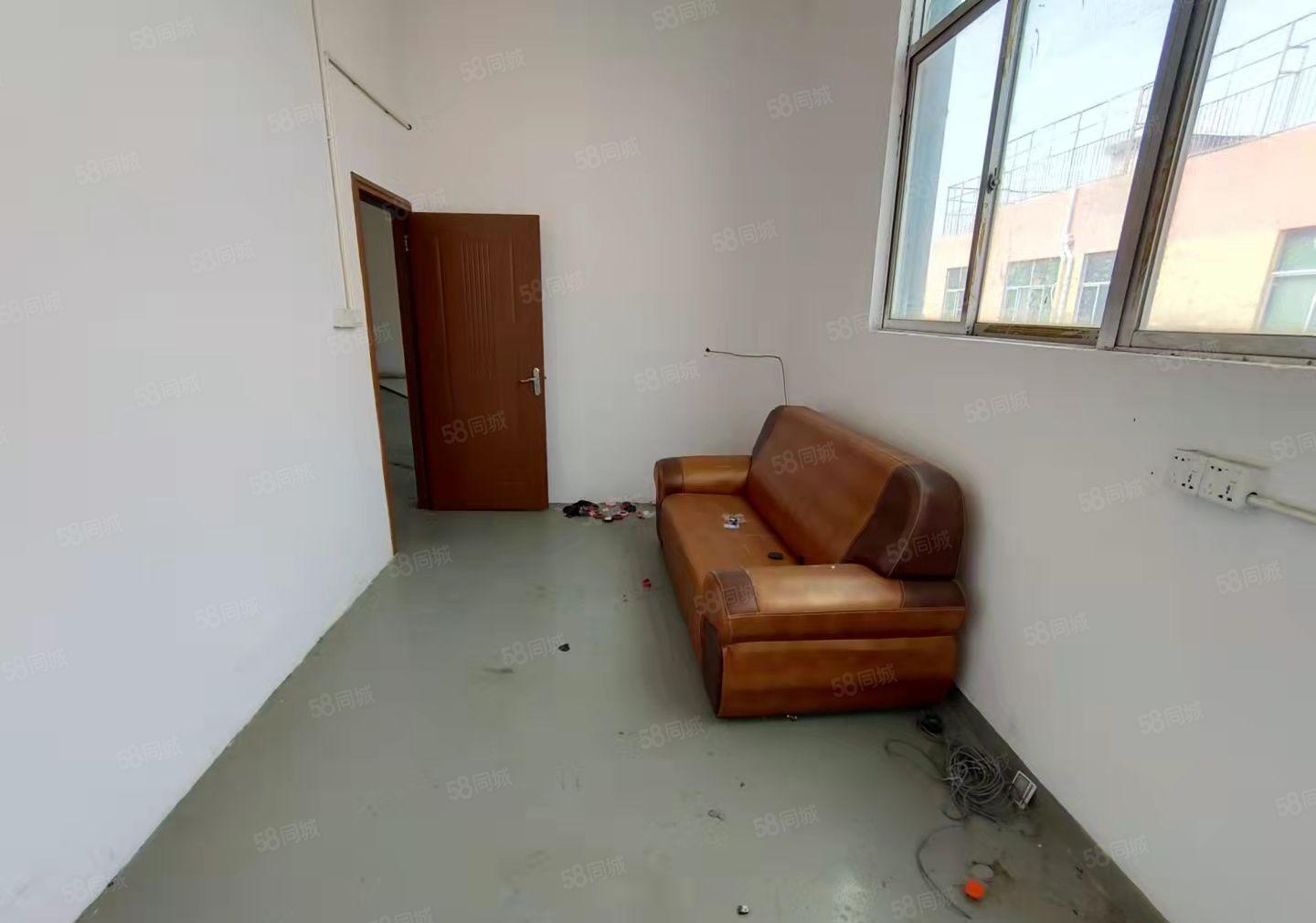 龙华大浪龙澜大道附近新出350精装厂房出租