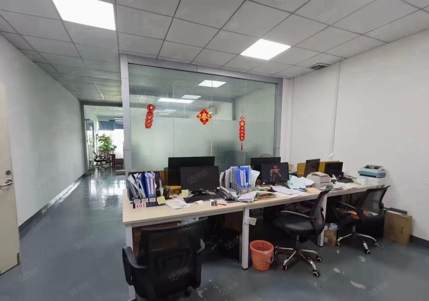 观澜同富裕工业区新出二楼600平方带装修厂房低价出租