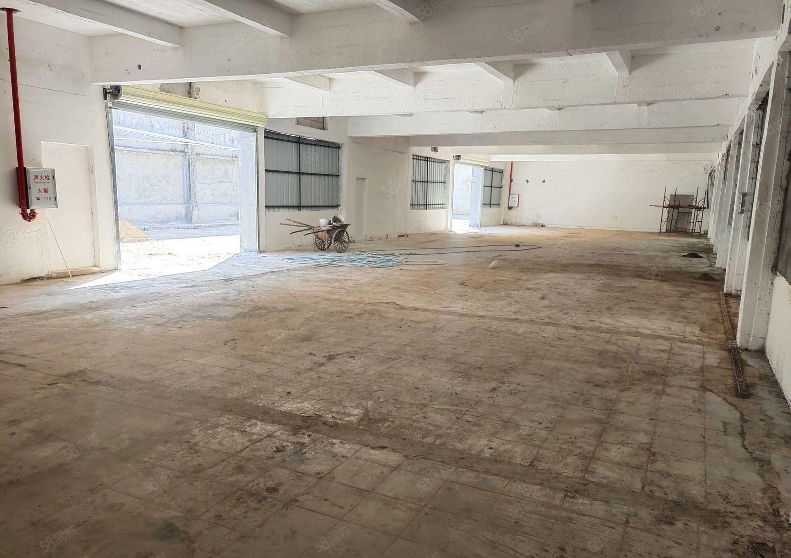 观澜茜坑地铁站300米独门独院厂房出租一楼576平方空地独用