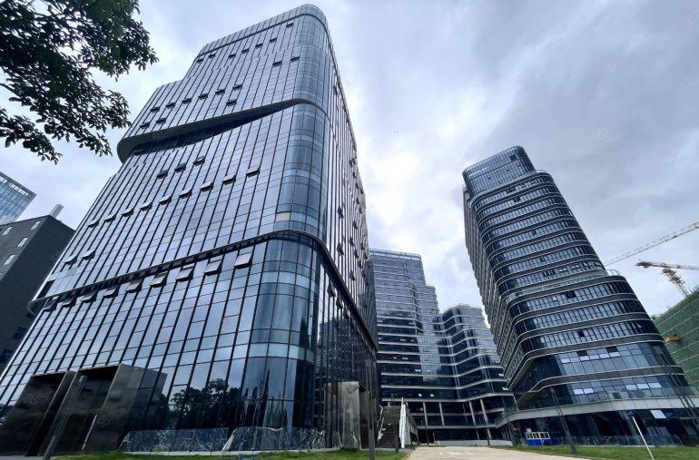 有高新补贴厂房，红本新建厂房8万平米，仓库电商精装修地铁口