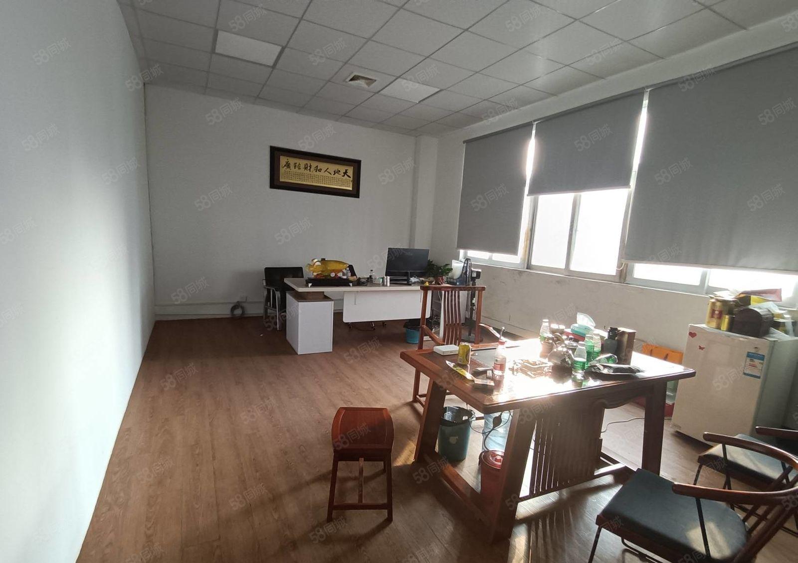 200平起分 龙华地铁口低价低价厂房一楼900平层高6米出租