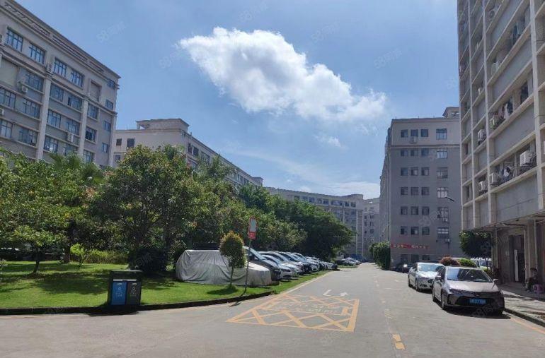 龙华阳台山地铁口旁工业园区楼上精装修办公室厂房1200平出租