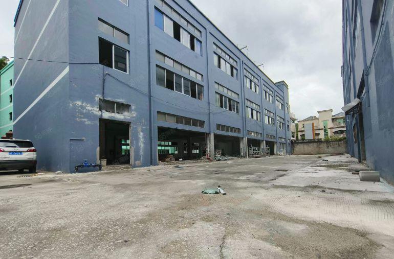 15元起租，定制装修，观澜工业园厂房出租200平起租一楼仓库