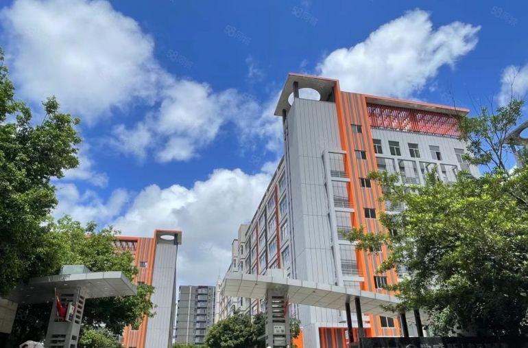 空地超大层高5.5米观澜高新产业园新出1000平一楼厂房出租