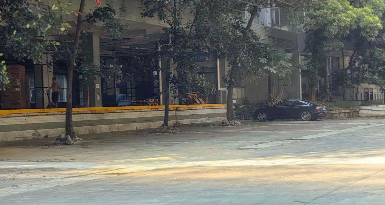 龙华元芬新出一楼2万平厂房出租，带卸货平台，大小可分租。