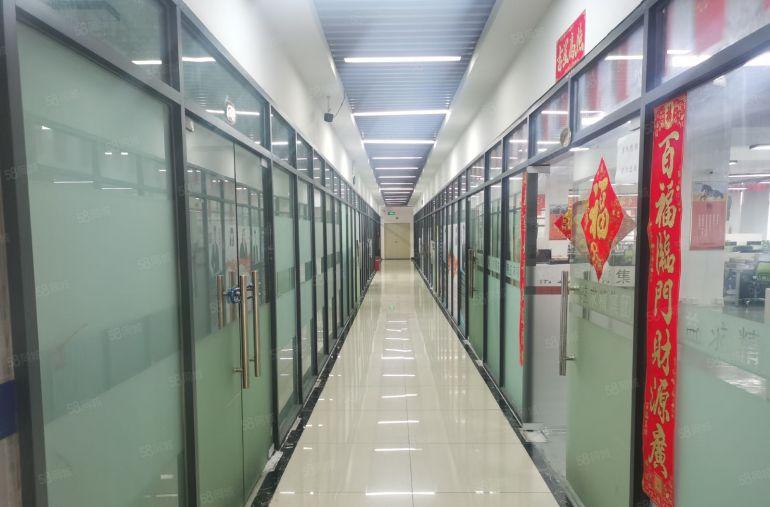 龙华清湖地铁站楼上200平精装修