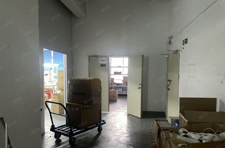 龙华大浪高新园区新出楼上560平米标准厂房有现成装修拎包入住