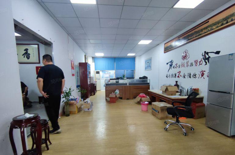 一楼厂房出租980平方 带办公室装修可做仓库生产