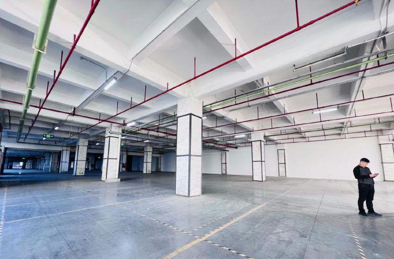 邻近福田深圳北站地铁口超大空地电商厂房仓库出租500平起租