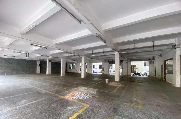 龙华牛地铺一楼厂房300平出租，前后有门，租金32元