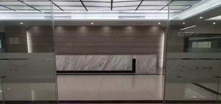 龙华地铁200米原房东3145平精装修配齐家私空调带办公隔间