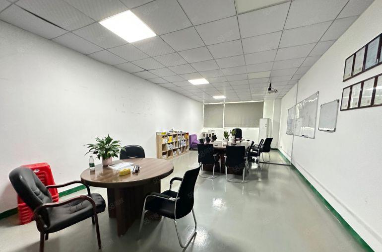 观澜桂花原房东楼上1200平现成装修红本厂房仓库出租无公摊