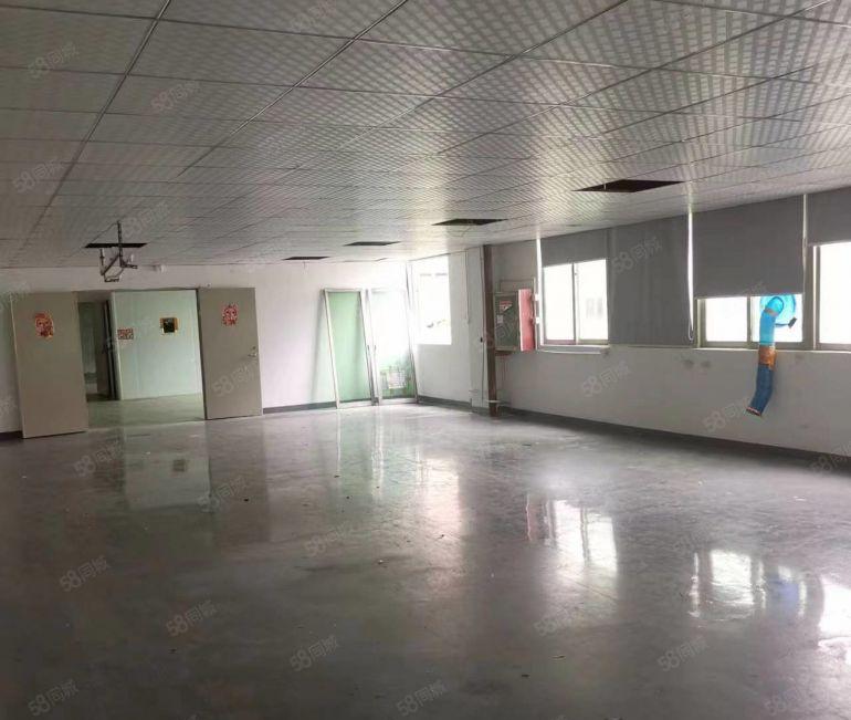 大型园区厂房出租 800平米，有装修，5吨电梯，可分租。