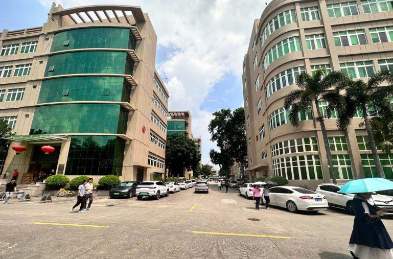 横岗六约花园式厂房仓库楼上1200平出租，带现成装修