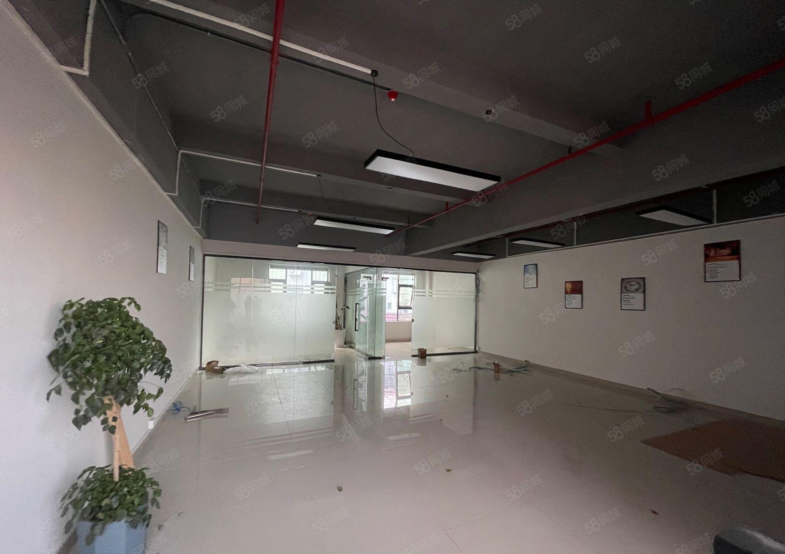 坂田北地铁站楼上200平米办公室出租可以分租75平米