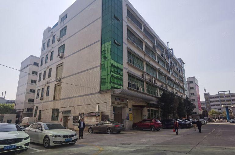 低价原房东平湖禾花地铁口2000平厂房仓库出租100平可分租