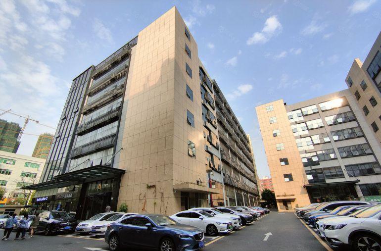 坂田杨美地铁站旁科技园楼上精装150平带家私办公室出租