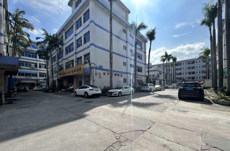 龙岗中心城原房东工业园楼上500平带装修办公室厂房出租