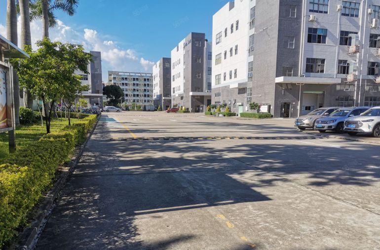 横岗六约工业园区原房东红本一楼1000平方层高6米大小可分租