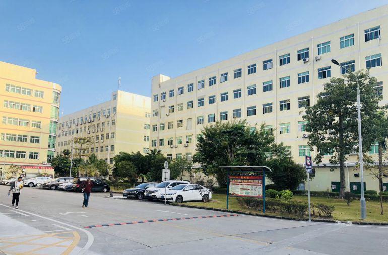 龙岗坪地原房东工业园楼上2000平带装修办公室厂房出租可分租