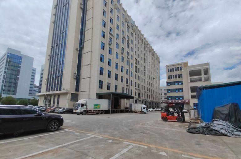 龙岗中心城地铁口工业园一楼880平方厂房仓库出租带卸货平台