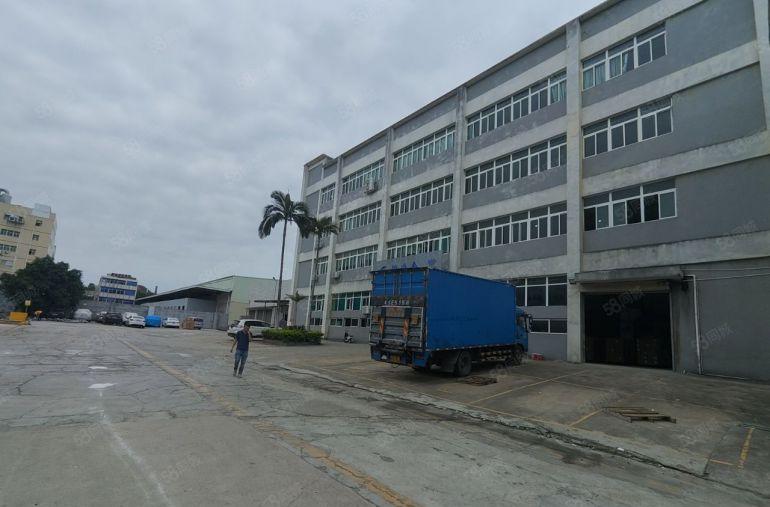 龙岗平湖工业园980平一楼厂房仓库出租带牛角可进大车空地大