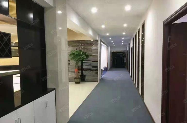坂田楼上豪华装修一整层，无转让费，前台办公室应有尽有