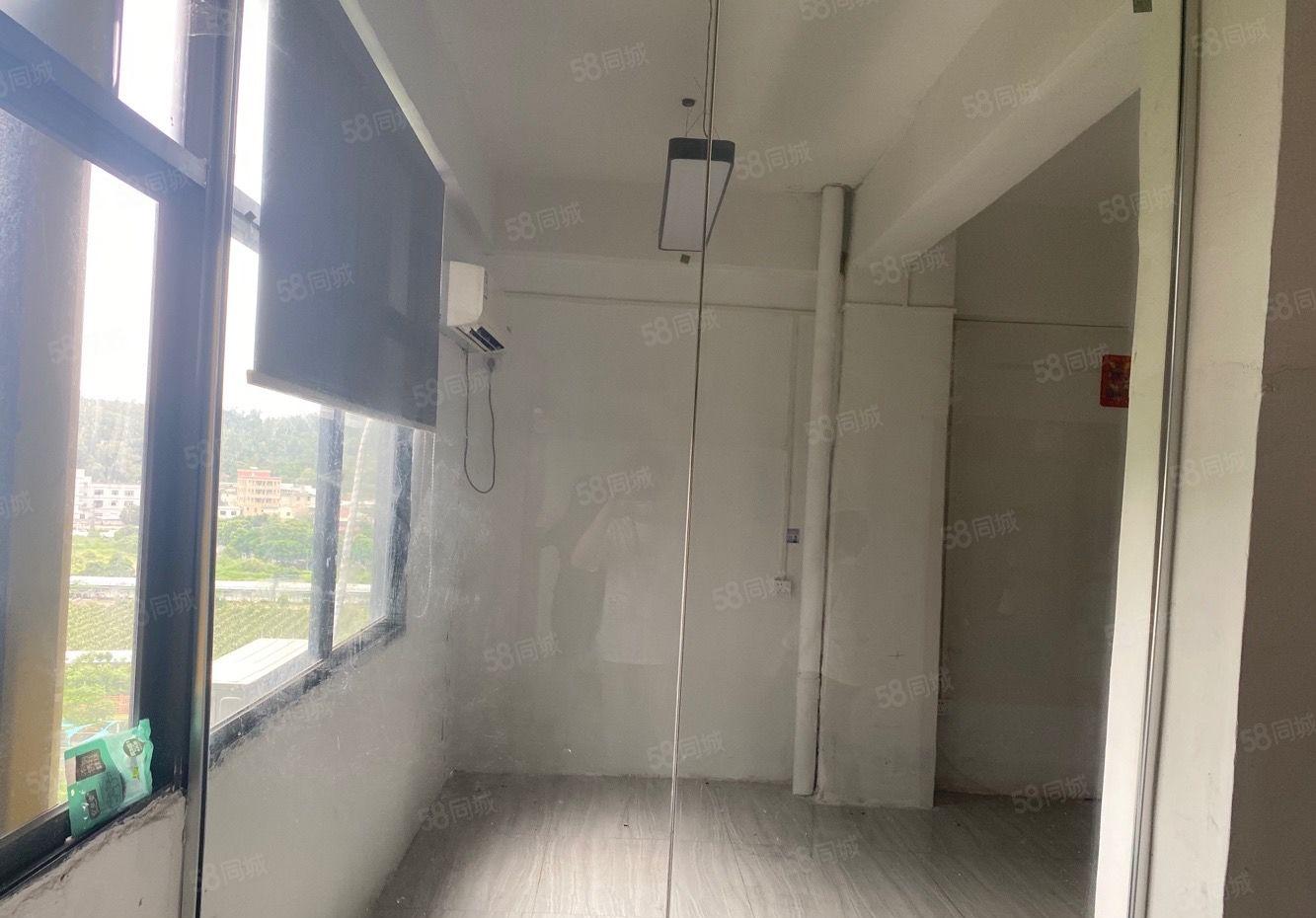 龙岗区龙东业主直租，看房方便，价格可谈，园区配套完善