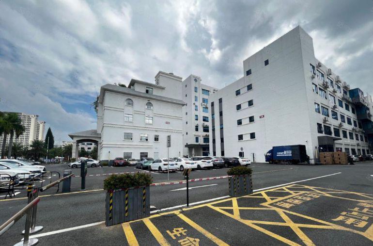 坂田五和地铁口电商园1000平方原房东标准厂房出租大小分租。