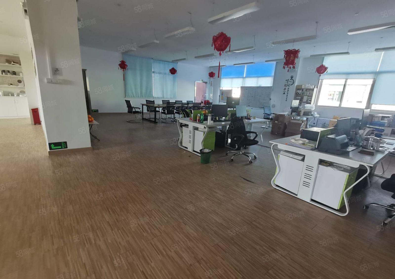 龙岗中心城南联工业园新出一楼二楼带装修1580平厂房出租分租