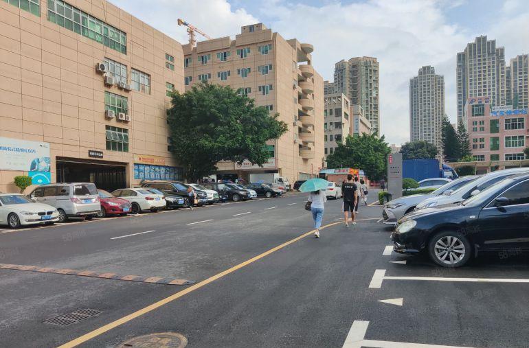 龙岗中心城1000平精装修办公厂房仓库低价出租400平起分租