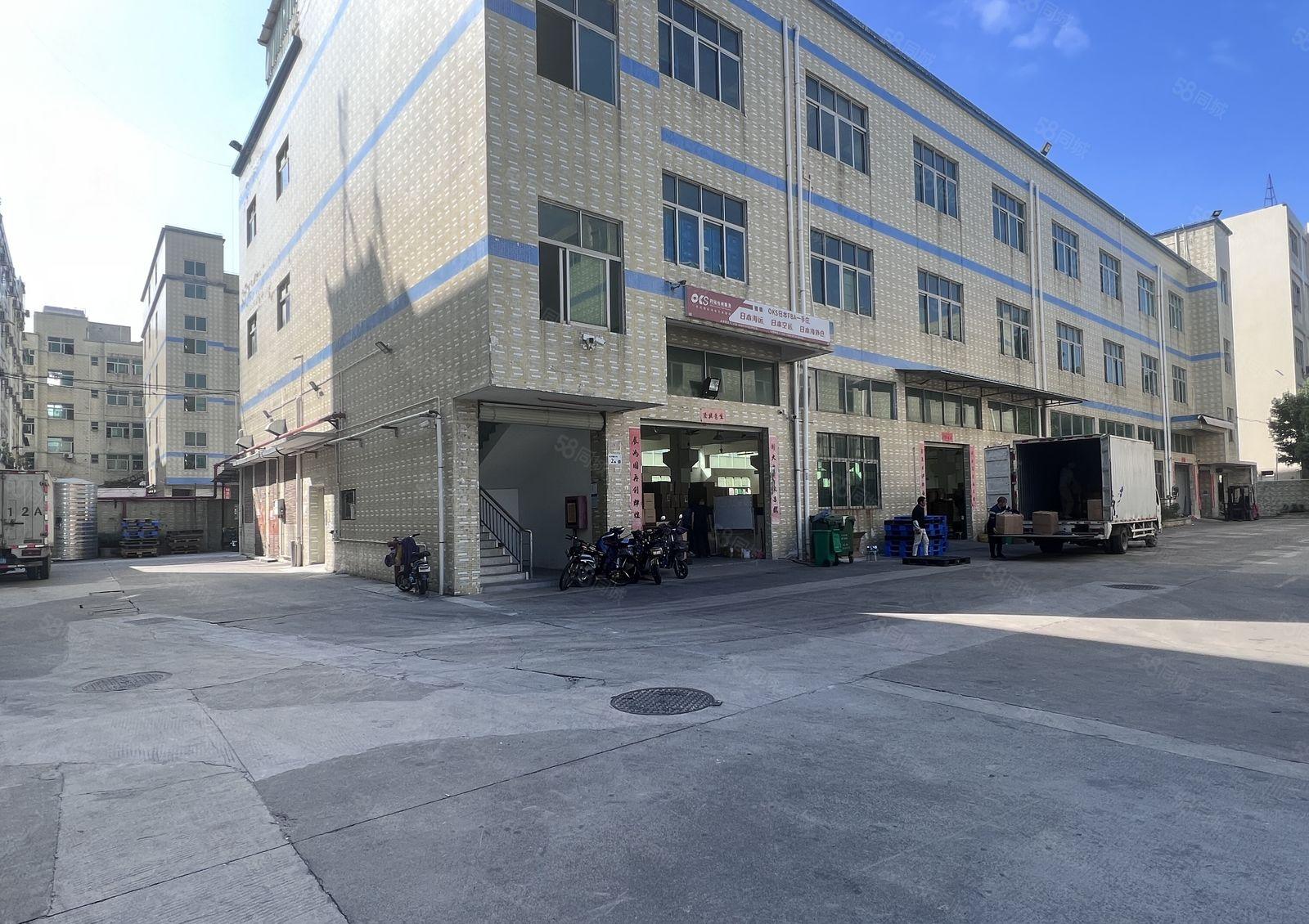 平湖上木古楼上1300平精装厂房出租交通便利带超大空地好停车