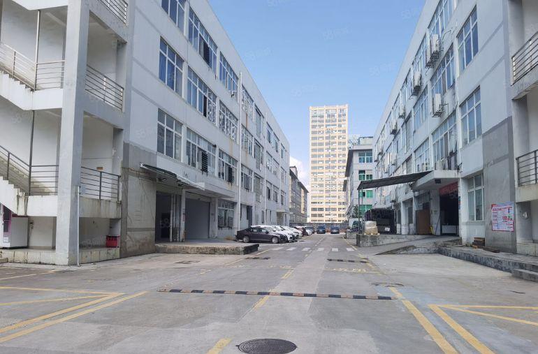 龙岗宝龙科技园原房东红本厂房4300平可分租近地铁口易招工