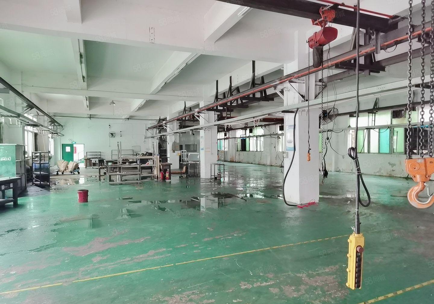 200平起分五联外环高速口新出标准厂房一楼厂房出租，水电齐全