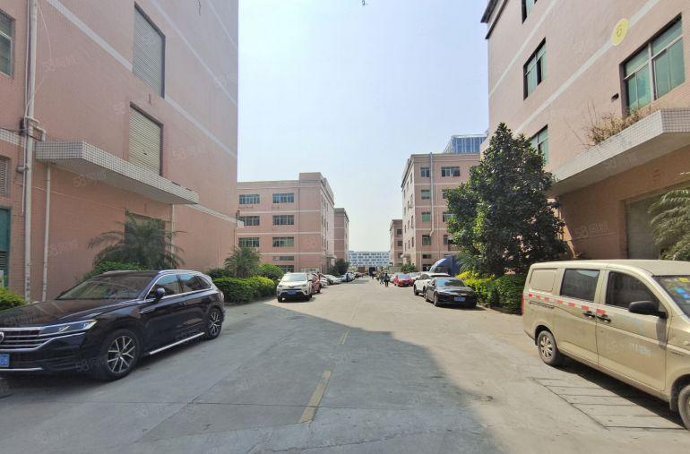 龙岗爱联地铁站楼上新出500平方带办公室厂房仓库出租