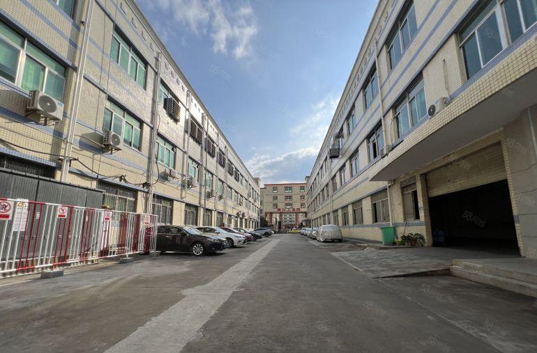 平湖华南城附近1800平原房东花园式园区厂房出租