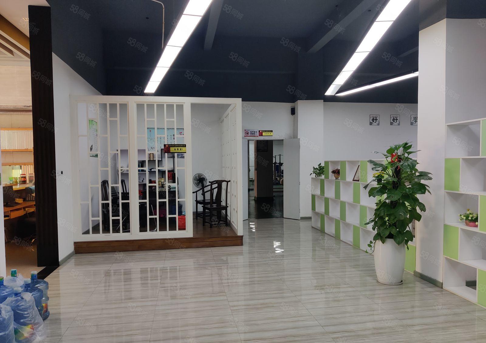 龙岗中心城楼上1200平精装修厂房出租500平可分租低价出租