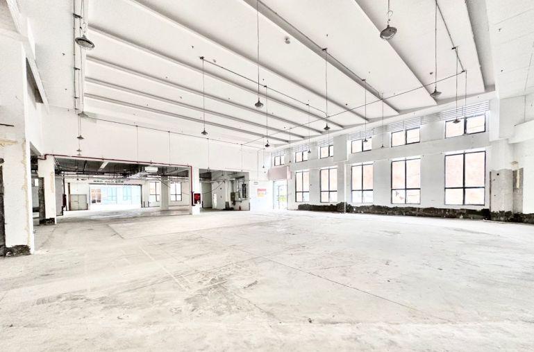 横岗汽车产业园一楼2200平现成装修4S店展厅办公室厂房出租