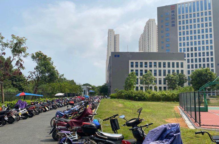 特价18租横岗原房东精装厂房600平现成水电电梯口可拎包入住