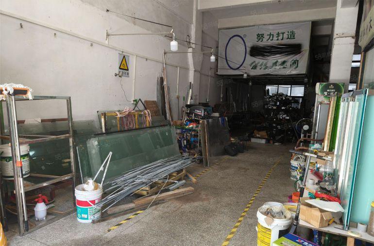 龙岗新生社区一楼厂房出租353平方15元起层高5米复式带阁楼