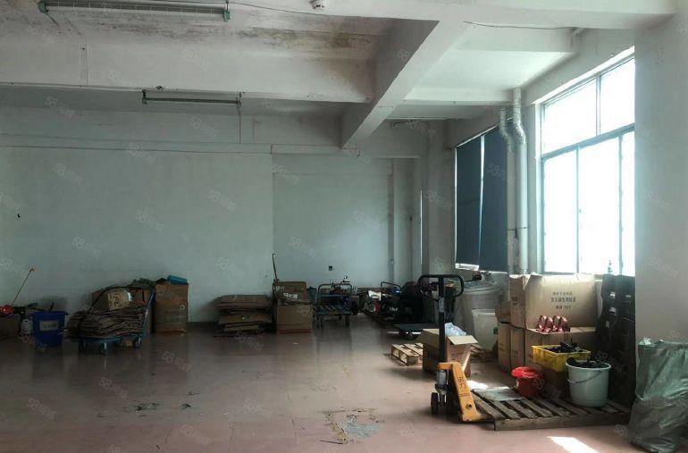 出租龙岗坂田上雪星道工业园4楼厂房1500平，带装修